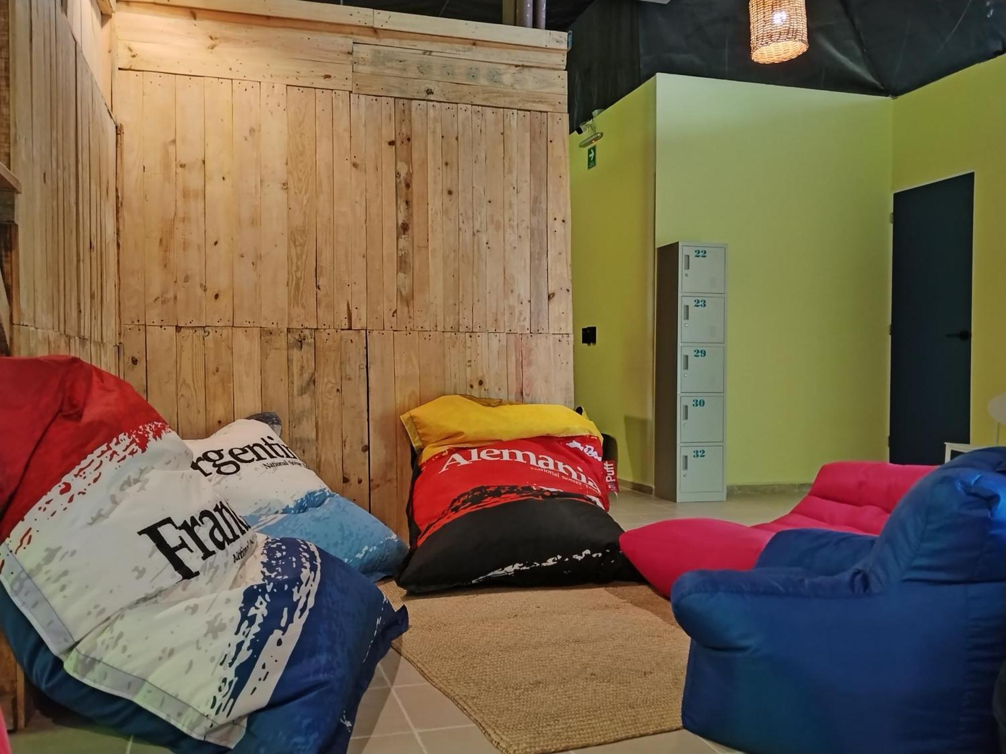 Hostel Tropico 20 Pdc Плая-дель-Кармен Экстерьер фото